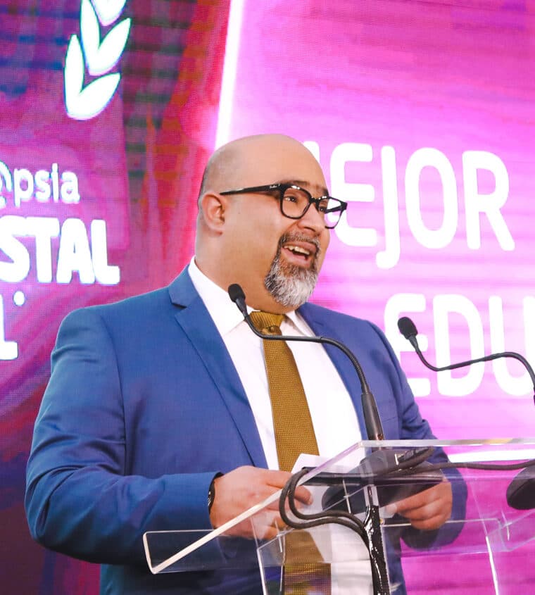 Oscar Cartagena speaking